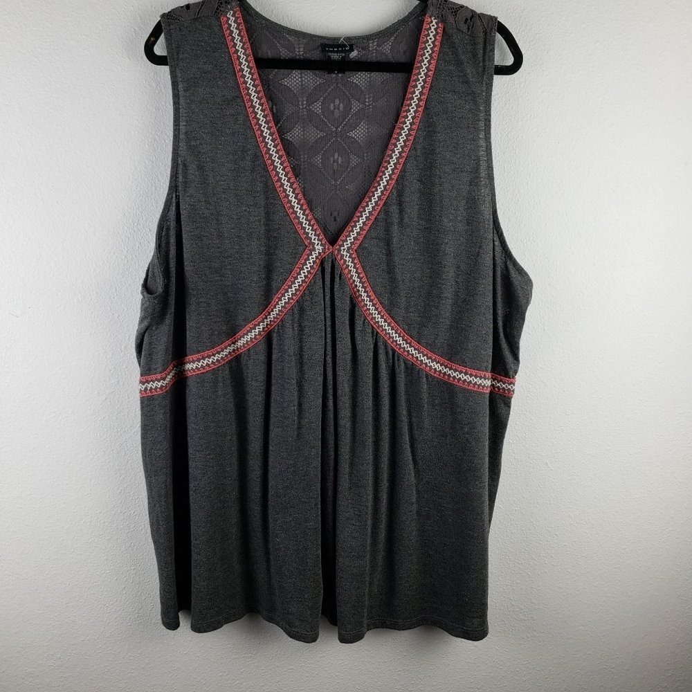 Torrid Women's Size 4 Gray Embroidered Vneck Tank‎ Top Lace Panel Back